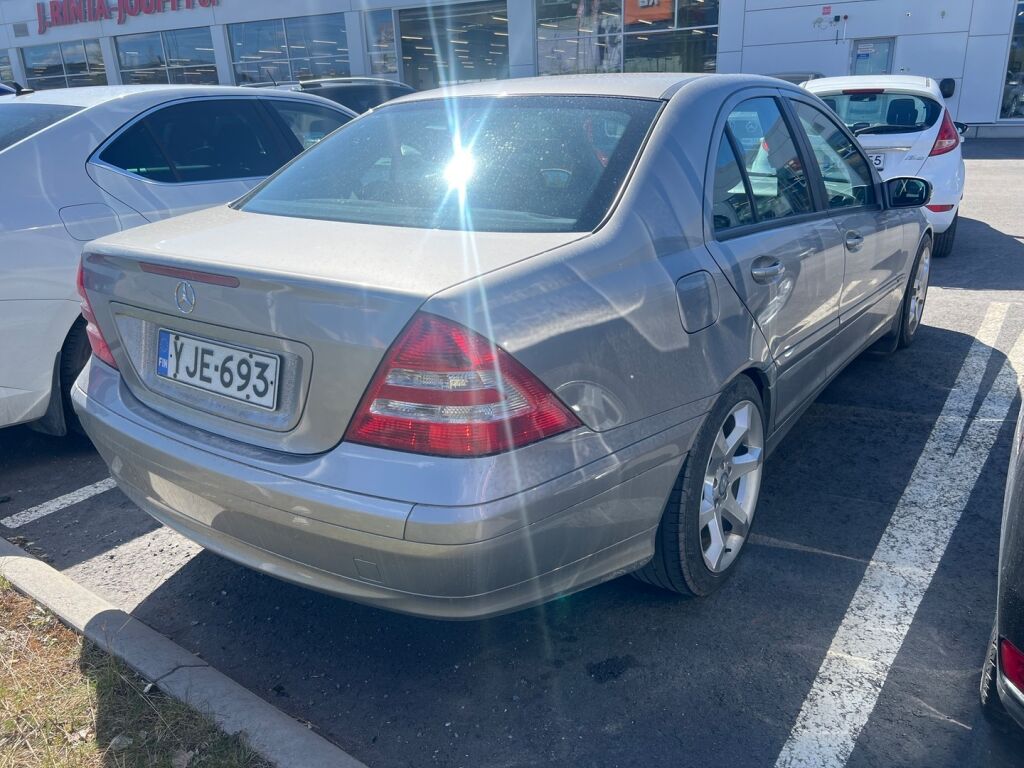 Mercedes-Benz C 2006 Harmaa
