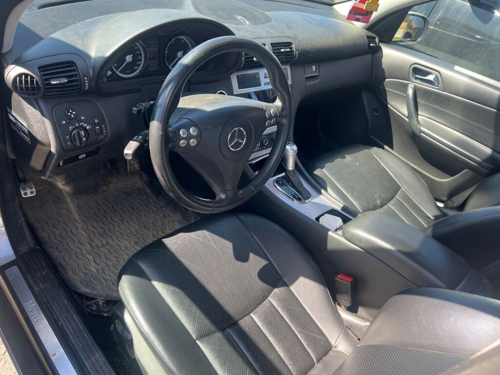 Mercedes-Benz C 2006 Harmaa