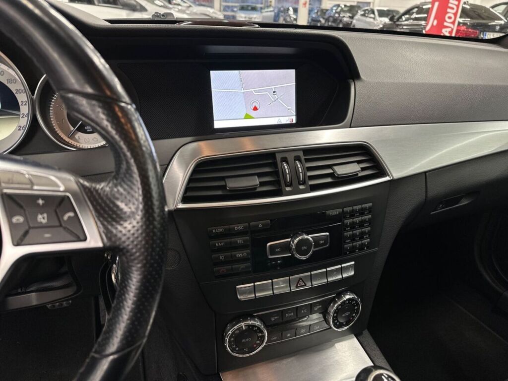 Mercedes-Benz C 2011 Valkoinen