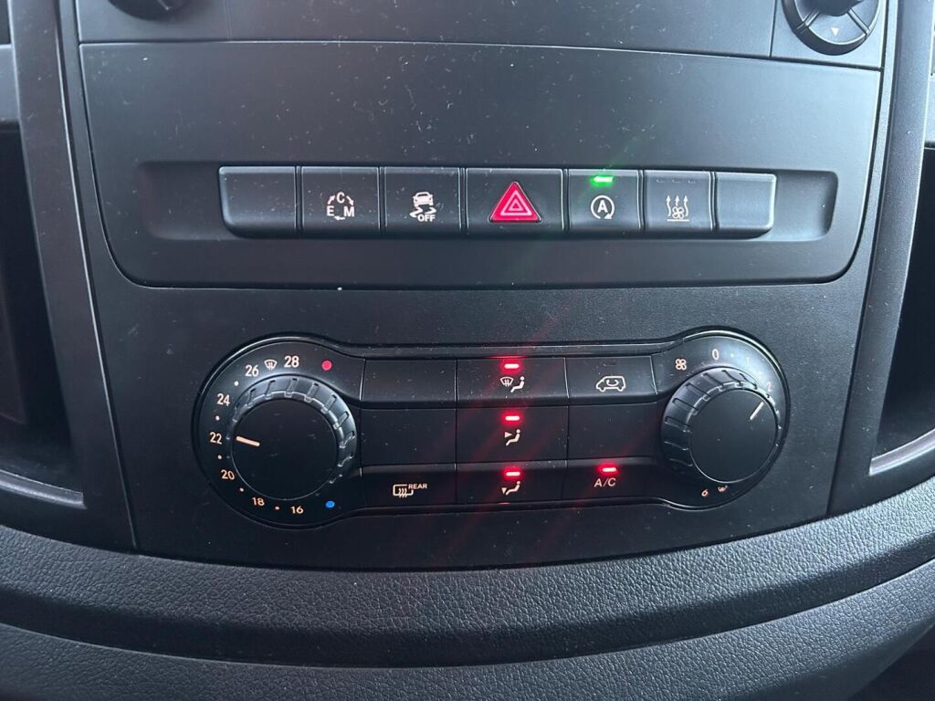 Mercedes-Benz Vito 2016 Musta