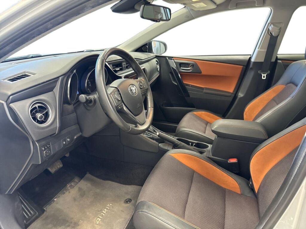 Toyota Auris 2016 Hopea