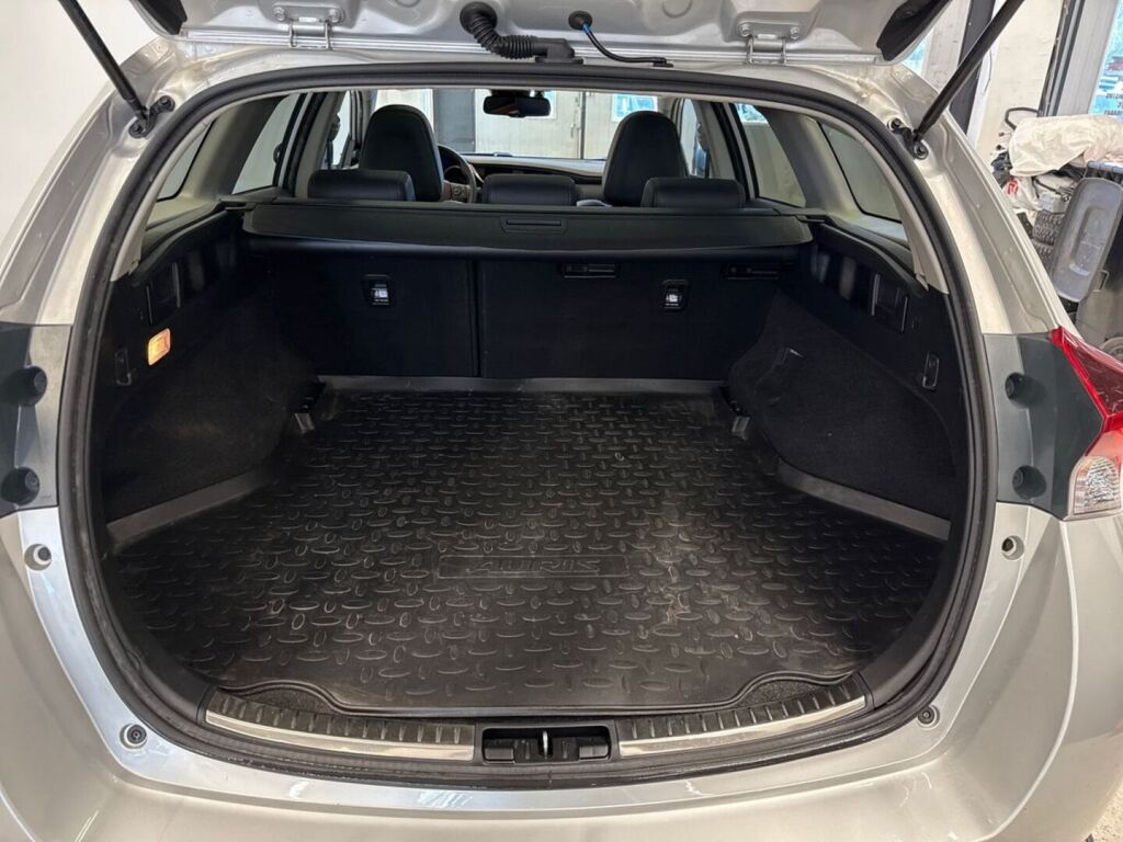 Toyota Auris 2016 Hopea