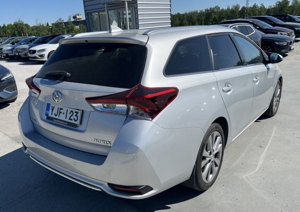 Toyota Auris 2016 Hopea
