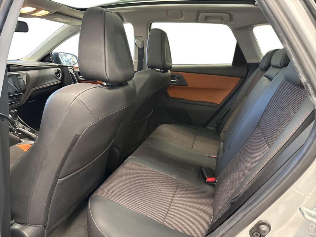 Toyota Auris 2016 Hopea