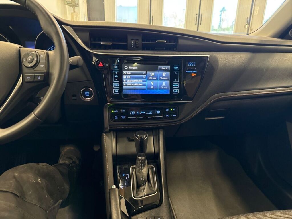 Toyota Auris 2016 Hopea