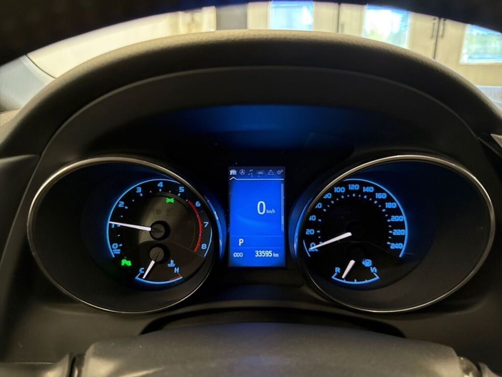 Toyota Auris 2016 Hopea
