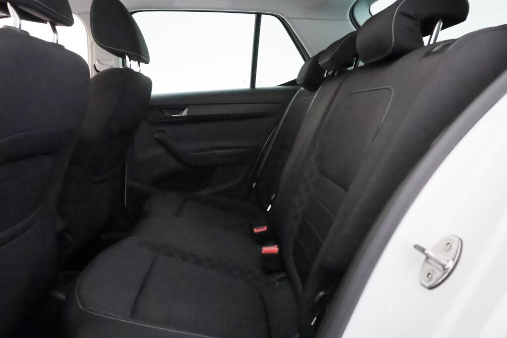 Skoda Fabia 2016 Valkoinen