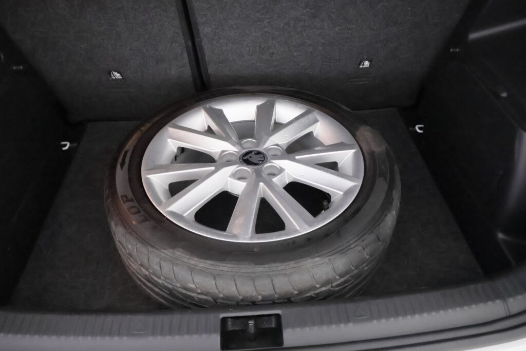 Skoda Fabia 2016 Valkoinen