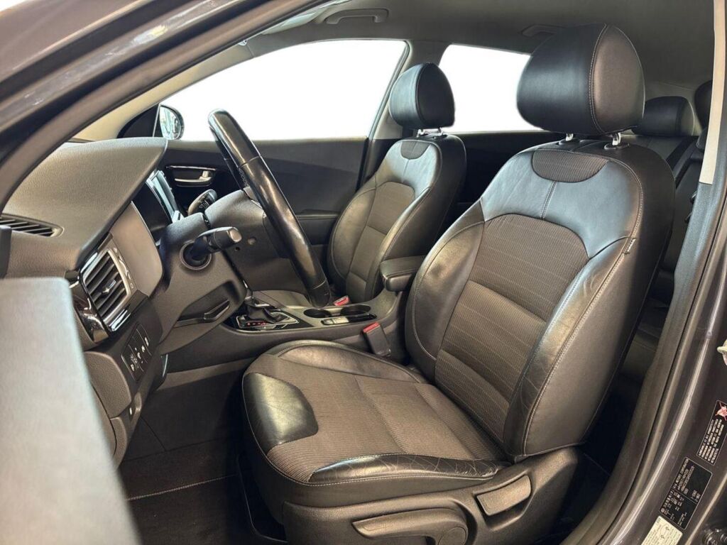 Kia Niro 2016 Harmaa
