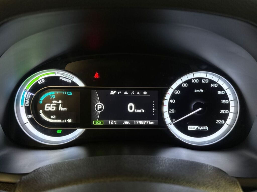 Kia Niro 2016 Harmaa