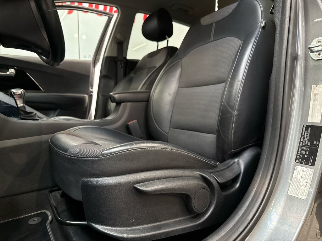 Kia Niro 2016 Harmaa