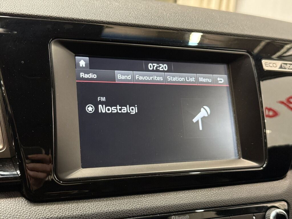 Kia Niro 2016 Harmaa