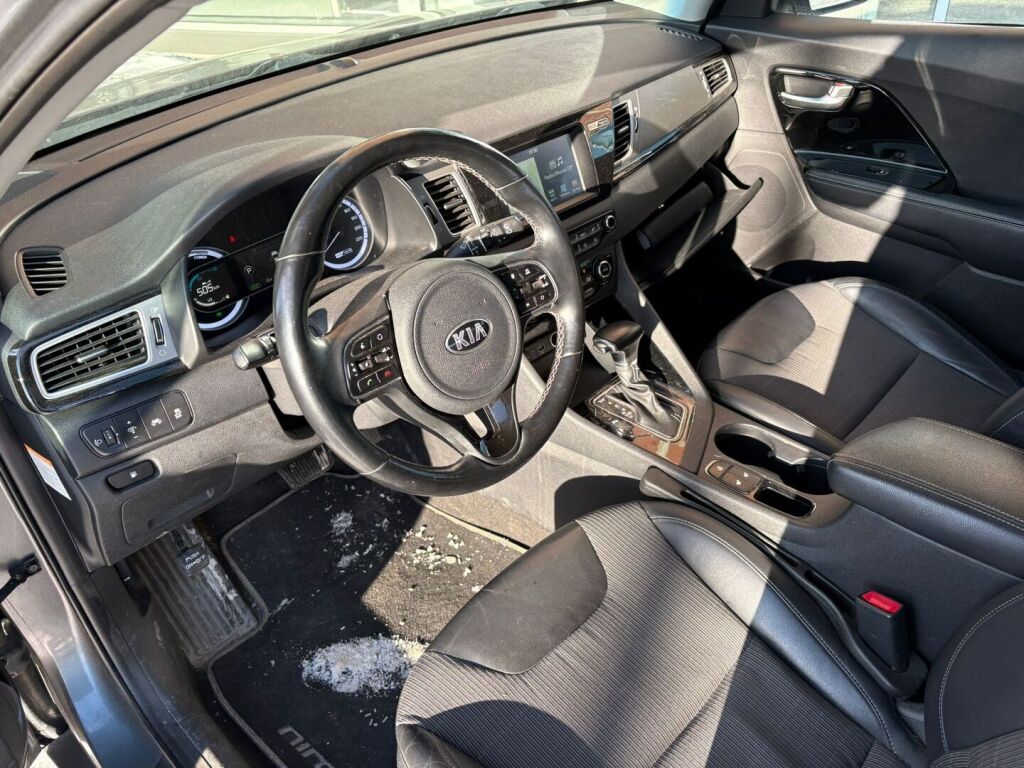 Kia Niro 2016 Harmaa