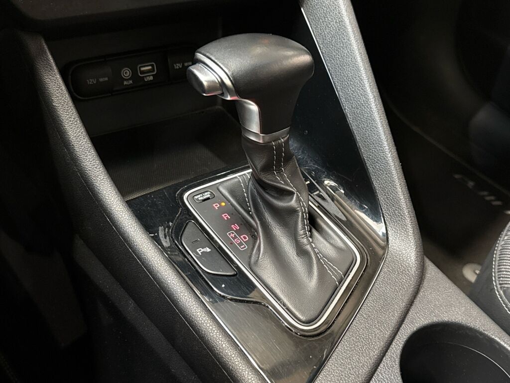 Kia Niro 2016 Harmaa