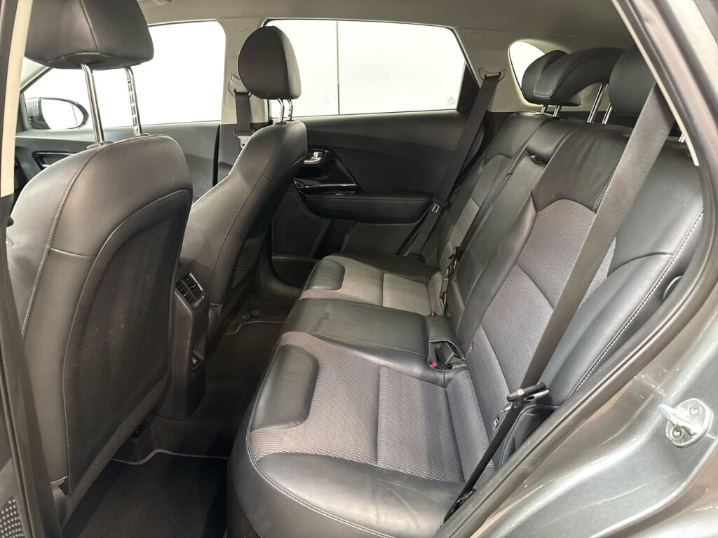 Kia Niro 2016 Harmaa