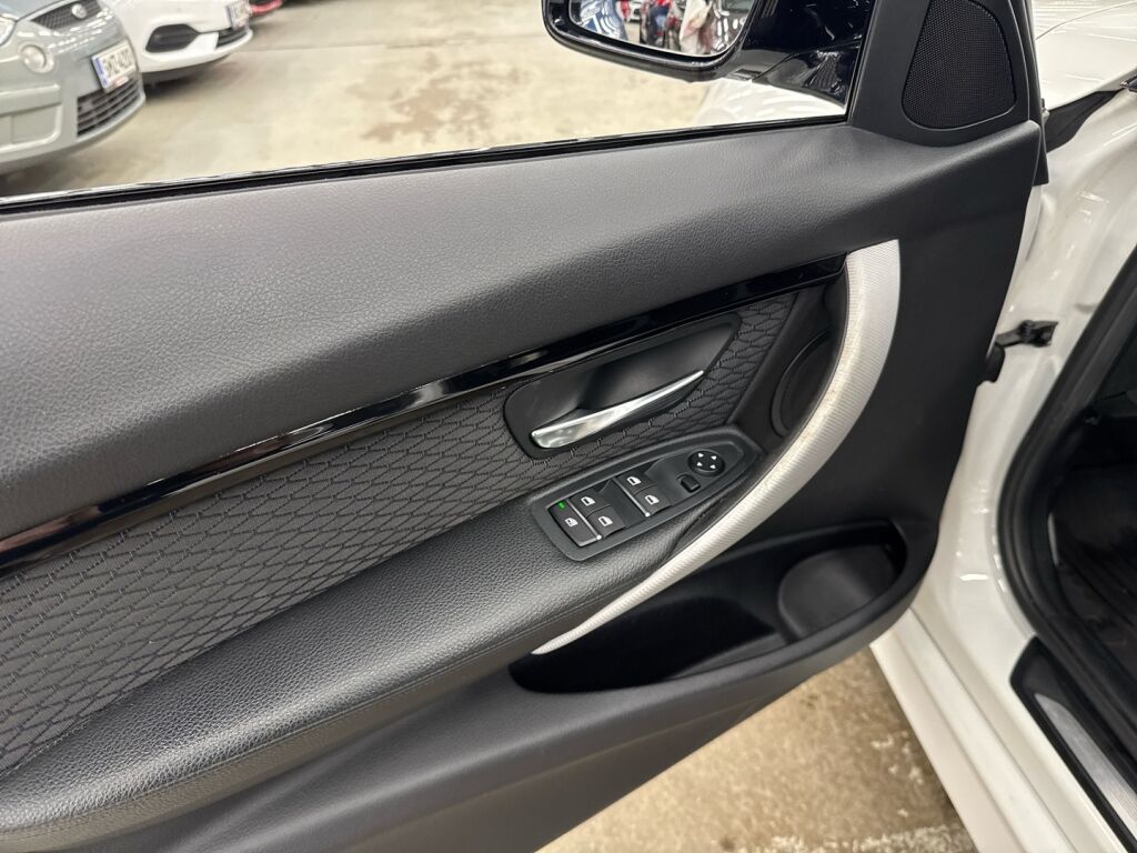 BMW 320 2016 Valkoinen