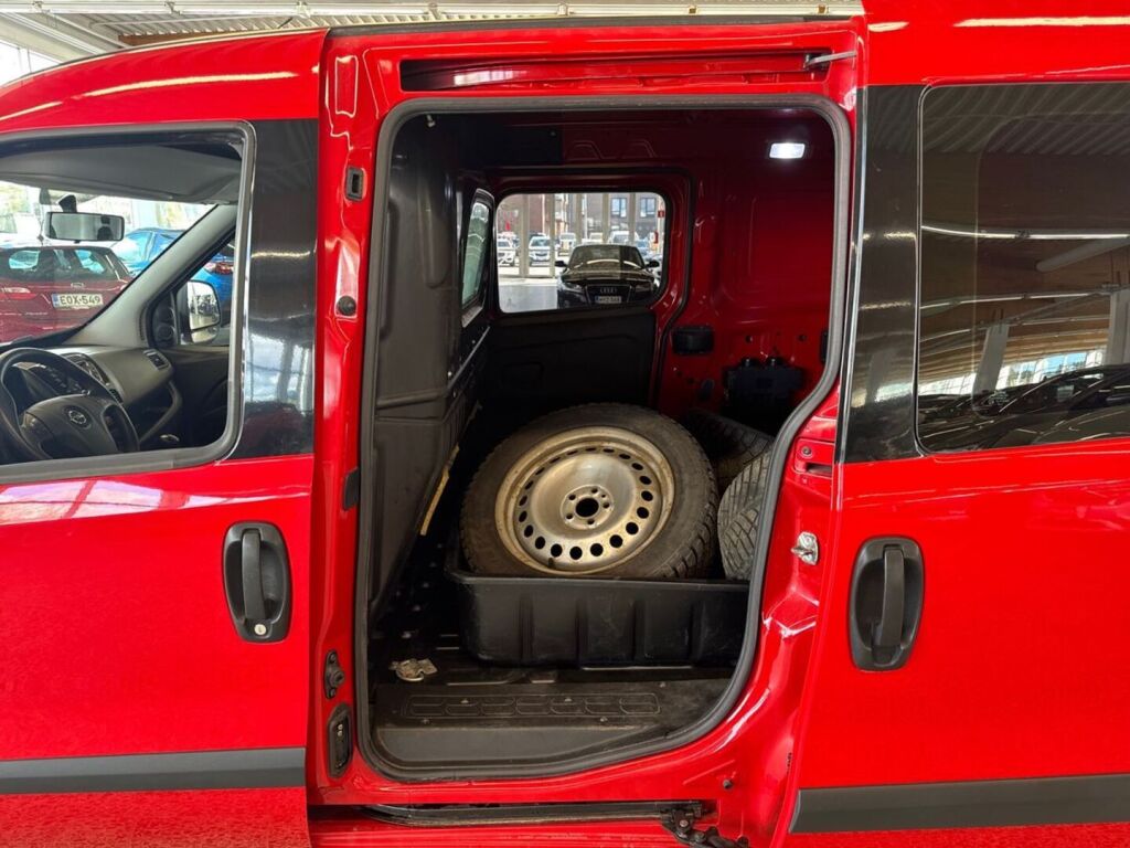 Opel Combo 2017 Punainen