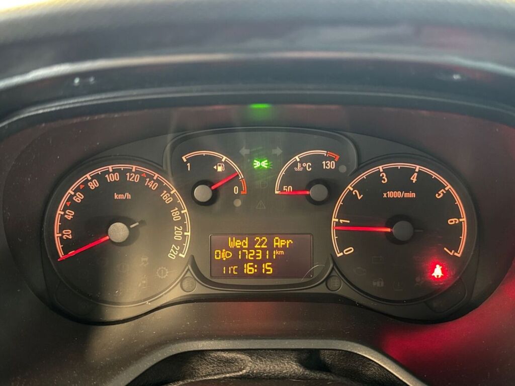 Opel Combo 2017 Punainen