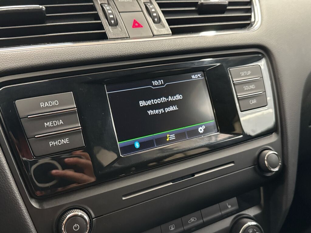 Skoda Octavia 2016 Musta