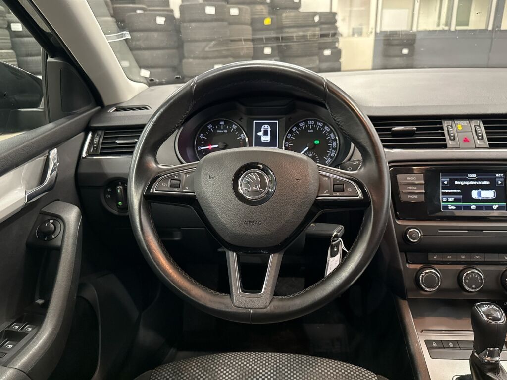 Skoda Octavia 2016 Musta