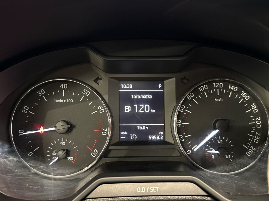 Skoda Octavia 2016 Musta