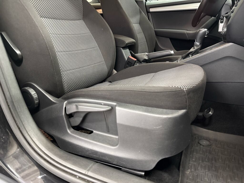 Skoda Octavia 2016 Musta