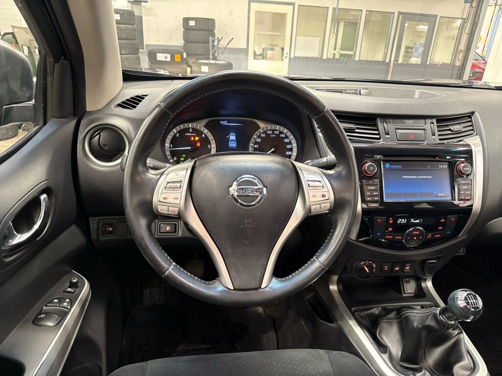 Nissan Navara 2016 Sininen