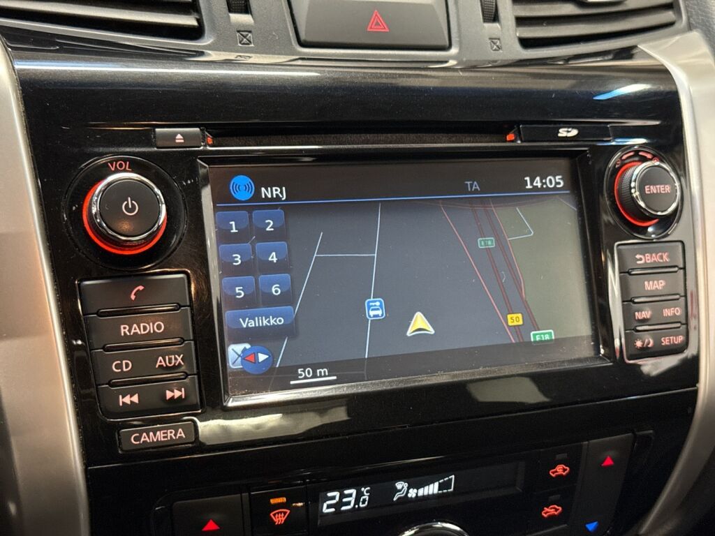 Nissan Navara 2016 Sininen