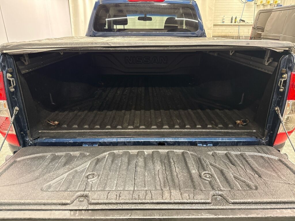 Nissan Navara 2016 Sininen