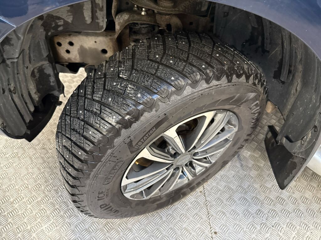 Nissan Navara 2016 Sininen