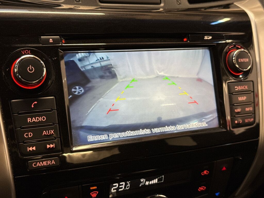 Nissan Navara 2016 Sininen