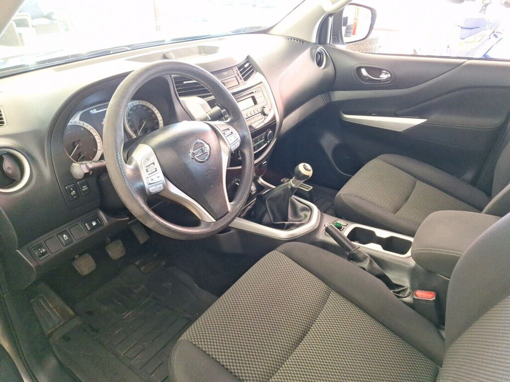Nissan Navara 2016 Harmaa