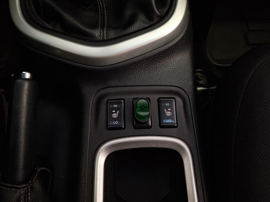 Nissan Navara 2016 Harmaa