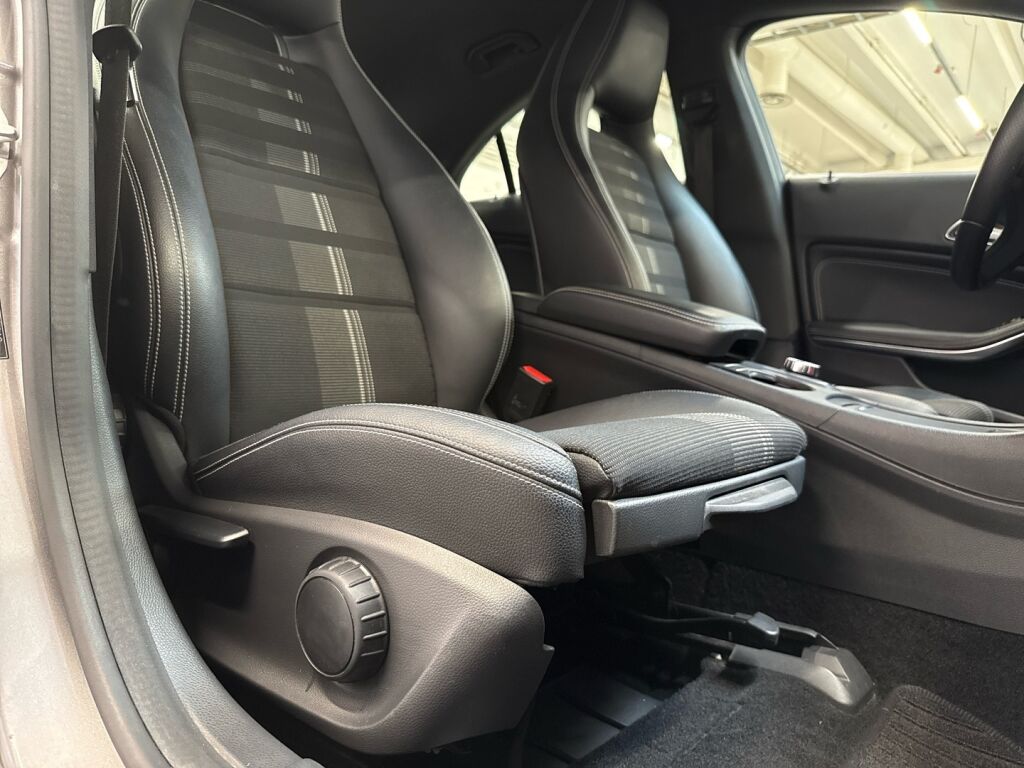 Mercedes-Benz CLA 2016 Harmaa