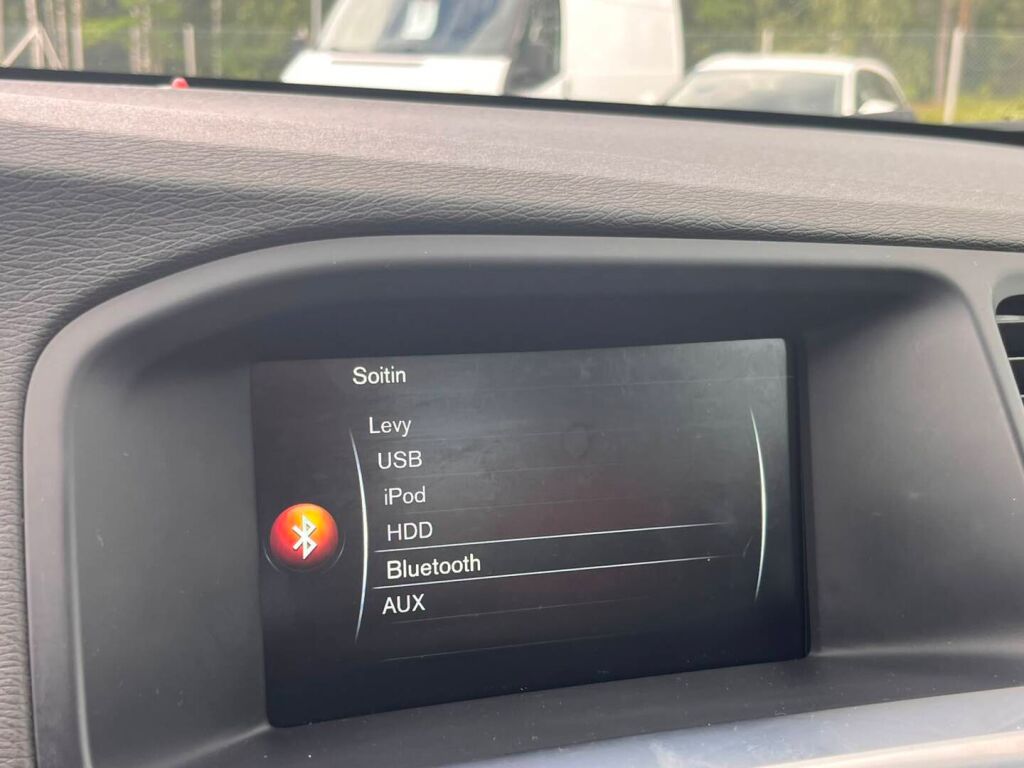 Volvo V60 2014 Punainen