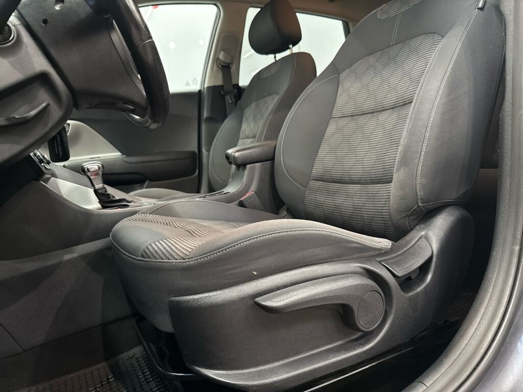 Kia Niro 2016 Harmaa