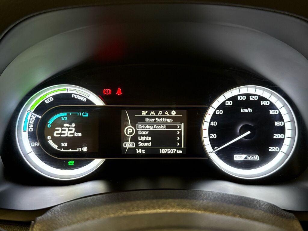 Kia Niro 2016 Harmaa