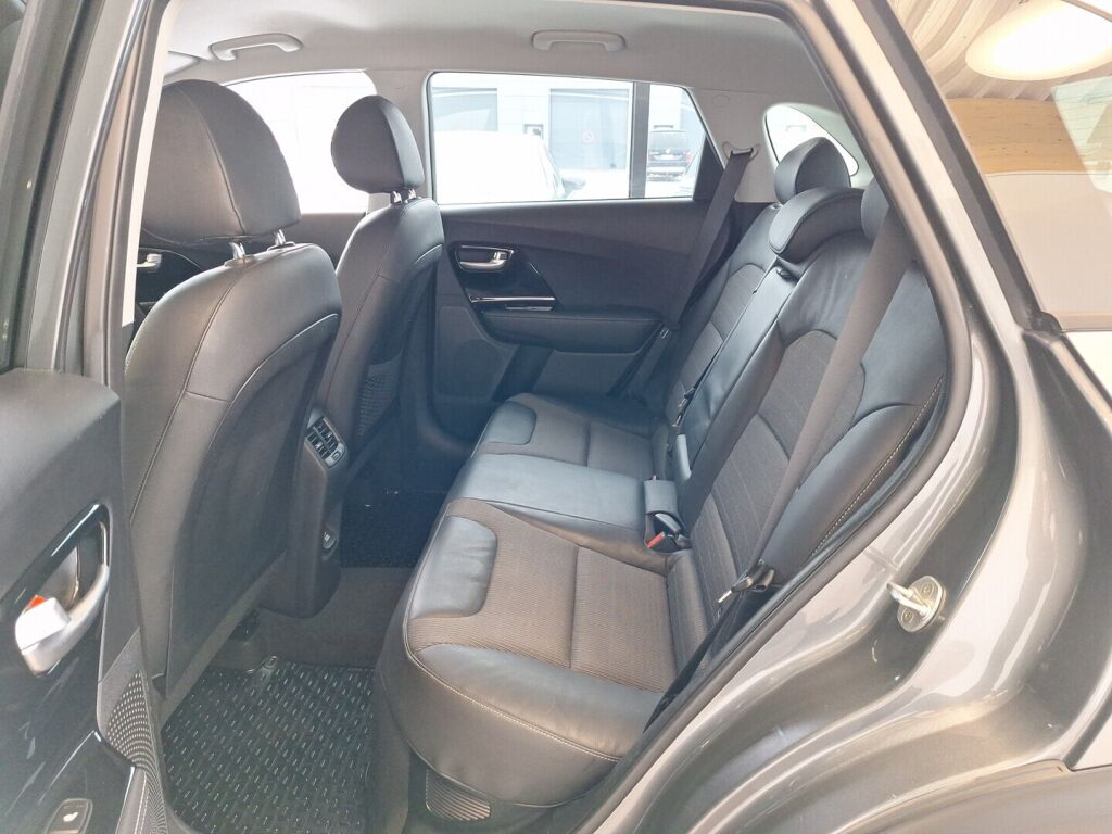 Kia Niro 2016 Harmaa