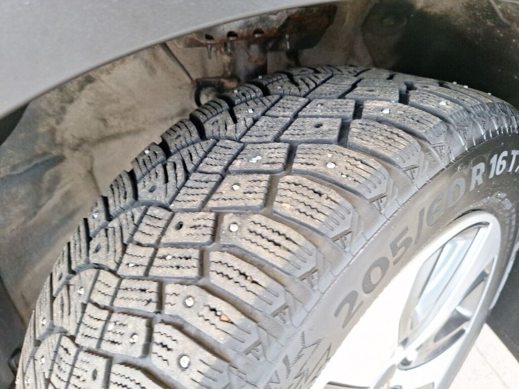 Kia Niro 2016 Harmaa