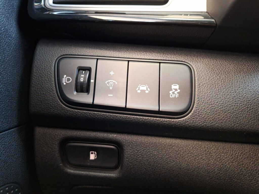 Kia Niro 2016 Harmaa