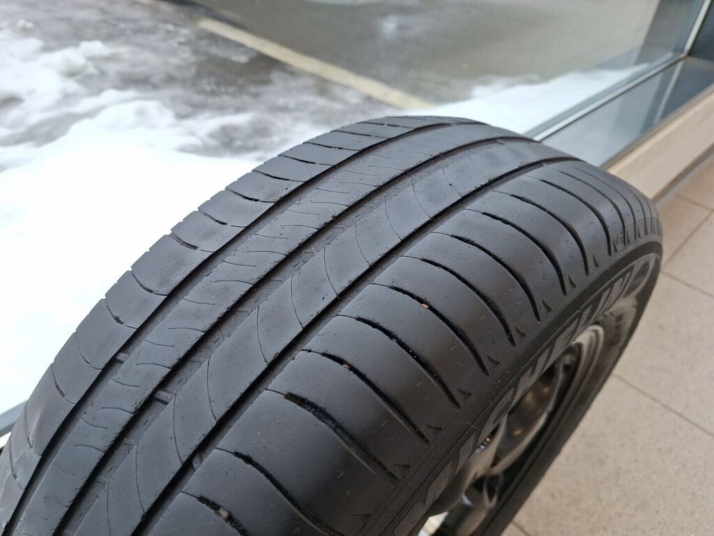 Kia Niro 2016 Harmaa