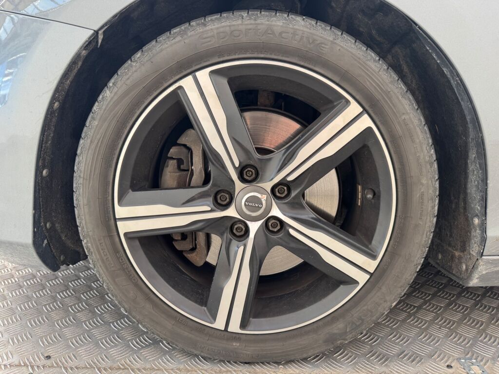 Volvo V40 2016 Harmaa