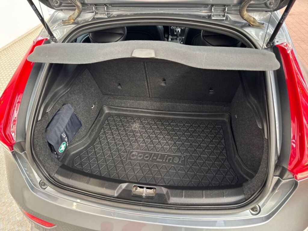 Volvo V40 2016 Harmaa