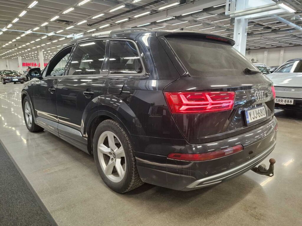 Audi Q7 2016 Musta