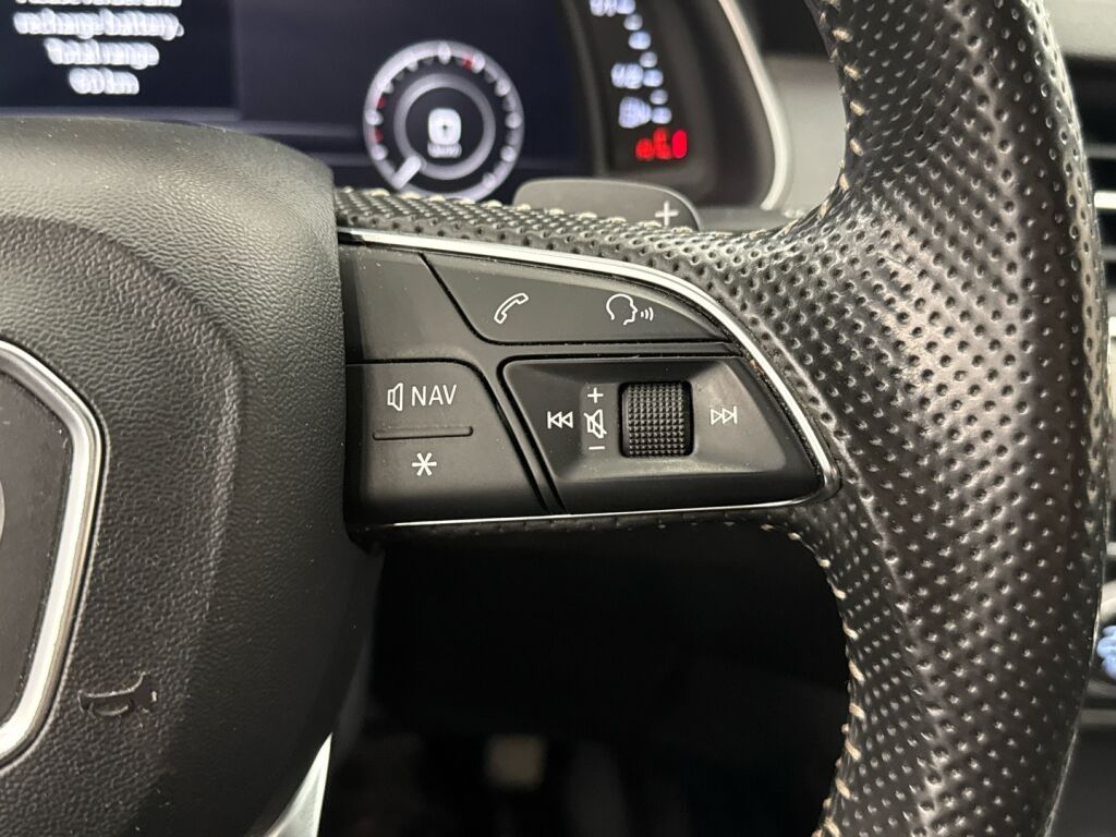 Audi Q7 2016 Musta