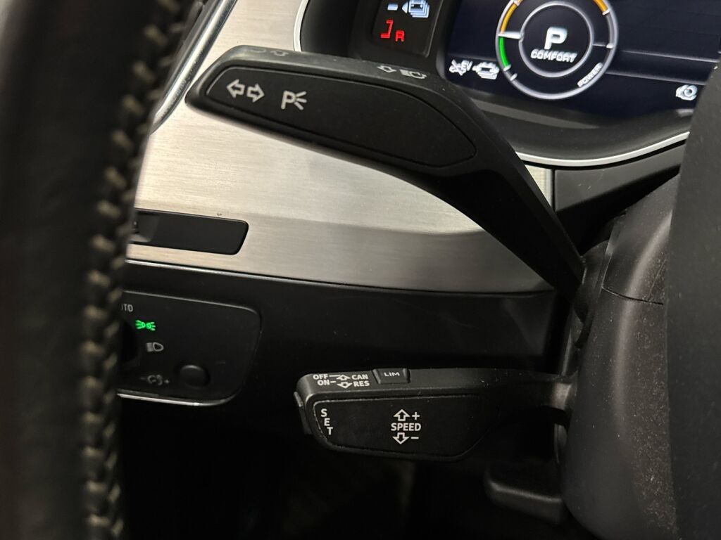 Audi Q7 2016 Musta