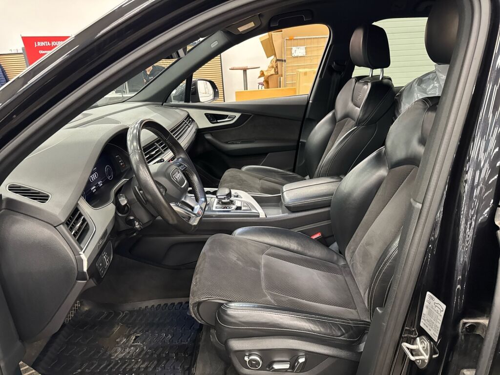 Audi Q7 2016 Musta