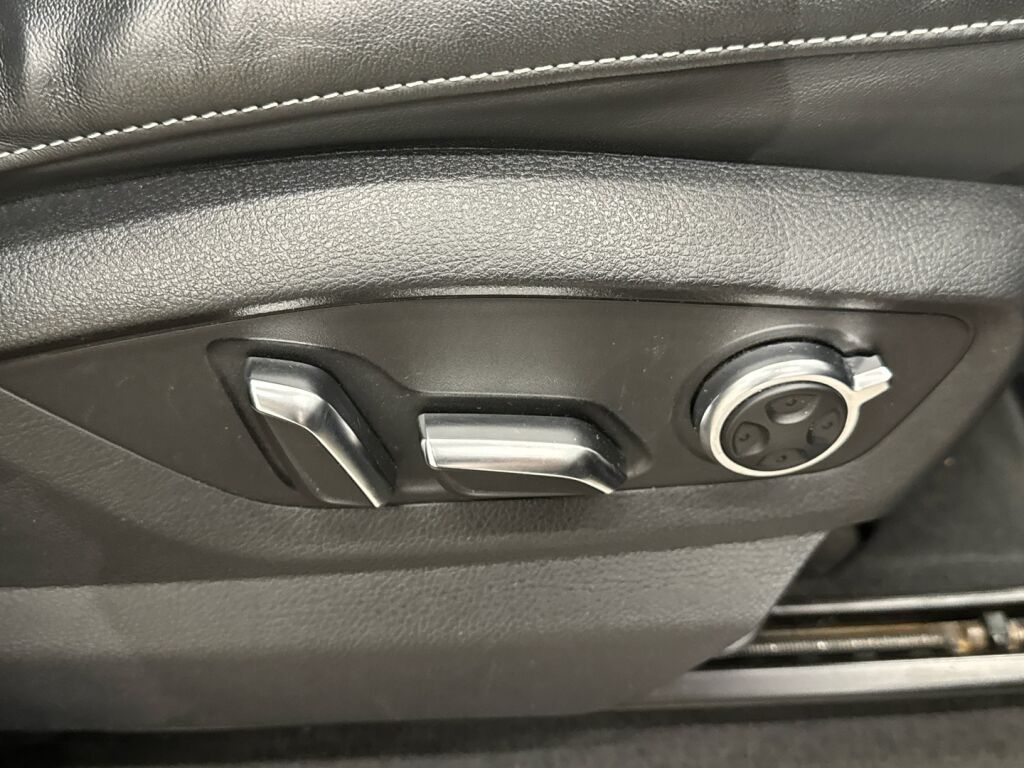 Audi Q7 2016 Musta