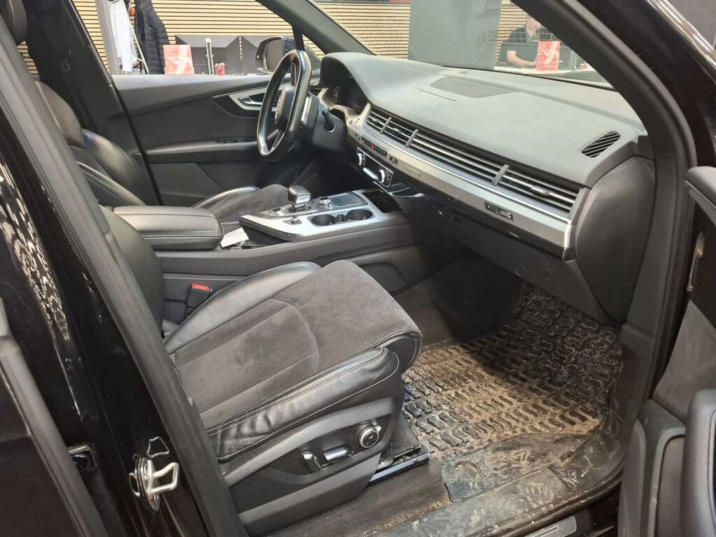 Audi Q7 2016 Musta