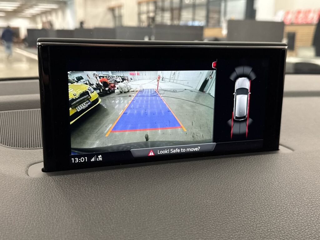 Audi Q7 2016 Musta